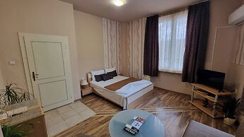 The English Guest House