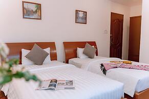 DAHLIALAND SAIGON HOTEL & SWIMMING POOL