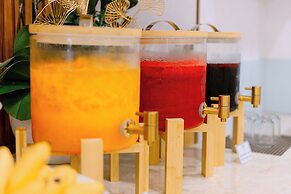 DAHLIALAND SAIGON HOTEL & SWIMMING POOL