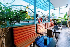 DAHLIALAND SAIGON HOTEL & SWIMMING POOL