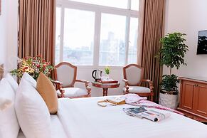 DAHLIALAND SAIGON HOTEL & SWIMMING POOL