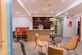 DAHLIALAND SAIGON HOTEL & SWIMMING POOL