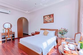 DAHLIALAND SAIGON HOTEL & SWIMMING POOL