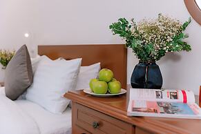 DAHLIALAND SAIGON HOTEL & SWIMMING POOL