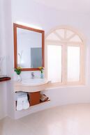 DAHLIALAND SAIGON HOTEL & SWIMMING POOL