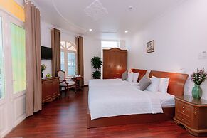 DAHLIALAND SAIGON HOTEL & SWIMMING POOL