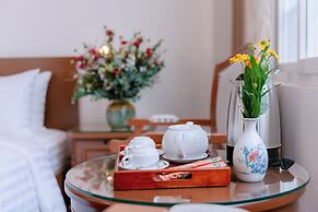 DAHLIALAND SAIGON HOTEL & SWIMMING POOL