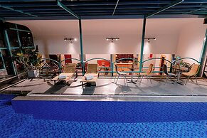 DAHLIALAND SAIGON HOTEL & SWIMMING POOL