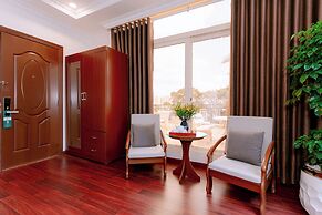 DAHLIALAND SAIGON HOTEL & SWIMMING POOL