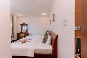 DAHLIALAND SAIGON HOTEL & SWIMMING POOL