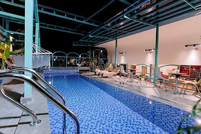 DAHLIALAND SAIGON HOTEL & SWIMMING POOL