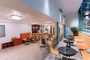 DAHLIALAND SAIGON HOTEL & SWIMMING POOL