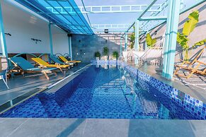DAHLIALAND SAIGON HOTEL & SWIMMING POOL