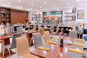 DAHLIALAND SAIGON HOTEL & SWIMMING POOL