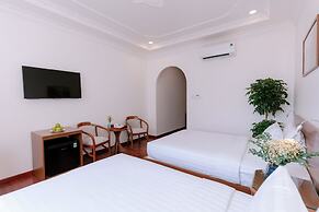 DAHLIALAND SAIGON HOTEL & SWIMMING POOL