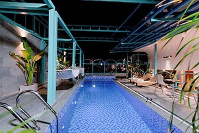 DAHLIALAND SAIGON HOTEL & SWIMMING POOL