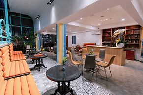 DAHLIALAND SAIGON HOTEL & SWIMMING POOL