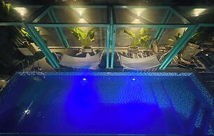 DAHLIALAND SAIGON HOTEL & SWIMMING POOL