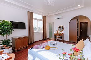 DAHLIALAND SAIGON HOTEL & SWIMMING POOL