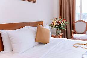 DAHLIALAND SAIGON HOTEL & SWIMMING POOL