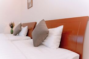 DAHLIALAND SAIGON HOTEL & SWIMMING POOL