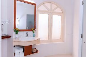 DAHLIALAND SAIGON HOTEL & SWIMMING POOL