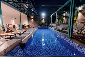 DAHLIALAND SAIGON HOTEL & SWIMMING POOL