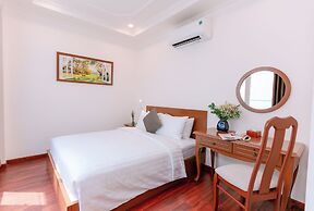 DAHLIALAND SAIGON HOTEL & SWIMMING POOL