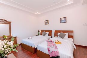 DAHLIALAND SAIGON HOTEL & SWIMMING POOL