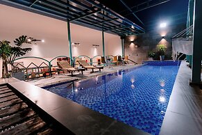 DAHLIALAND SAIGON HOTEL & SWIMMING POOL
