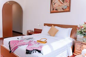 DAHLIALAND SAIGON HOTEL & SWIMMING POOL