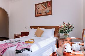 DAHLIALAND SAIGON HOTEL & SWIMMING POOL