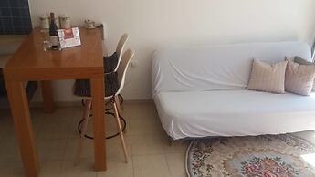 Cozy Sea View Apartment