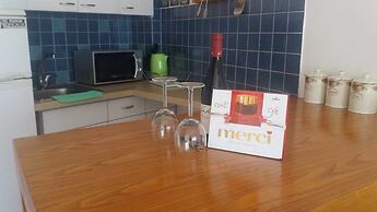 Cozy Sea View Apartment