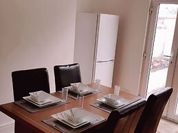 WOODLEIGH LUXURY 3 BEDROOMS HOUSE