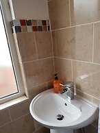 WOODLEIGH LUXURY 3 BEDROOMS HOUSE