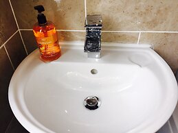 WOODLEIGH LUXURY 3 BEDROOMS HOUSE