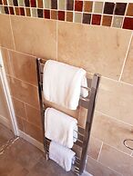 WOODLEIGH LUXURY 3 BEDROOMS HOUSE