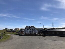 Hotel Framtíð