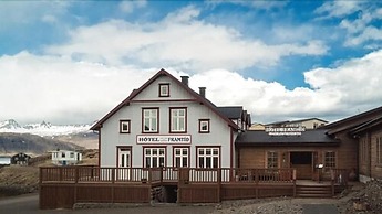 Hotel Framtíð