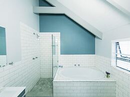 Linhof Boutique Guest House