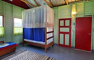 Lower Dover Jungle Lodge & Maya Ruins - Hostel