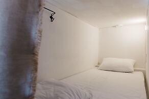 Keds Hostel & Coffee house