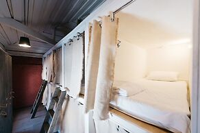 Keds Hostel & Coffee house