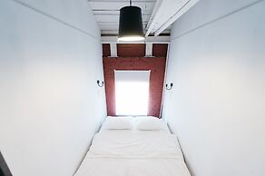 Keds Hostel & Coffee house