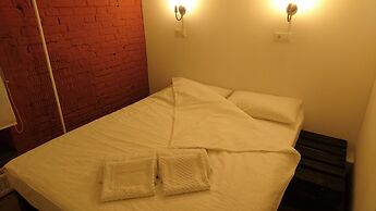 Keds Hostel & Coffee house