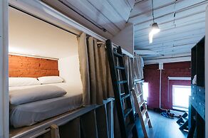 Keds Hostel & Coffee house