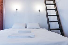 Keds Hostel & Coffee house