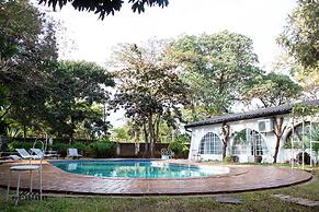 Adlib Executive Lodge