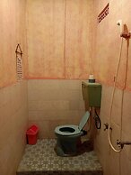 Lovina Central Hostel